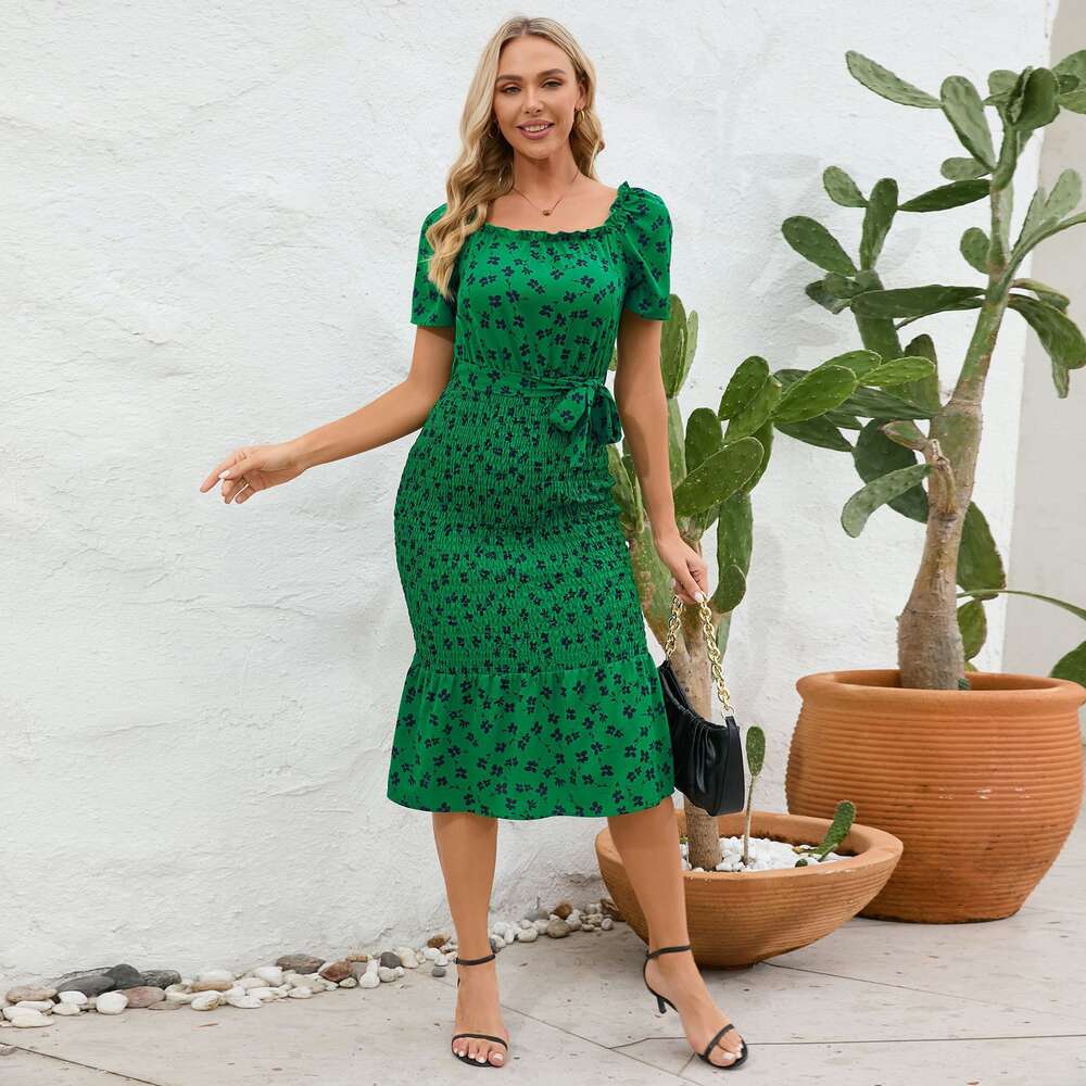Women's Sexy Buttocks Wrapped Floral Skirt 2024 Summer Tight Fitting and Slim Looking Ruffled Edge Temperament Dress