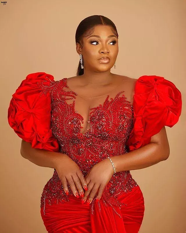 Red Urious Sexy Prom Dresses Lace Beaded Crystals Evening Formal Party Second Reception Birthday Engagement Gowns Dress Plus Size Arabic Aso Ebi 0219
