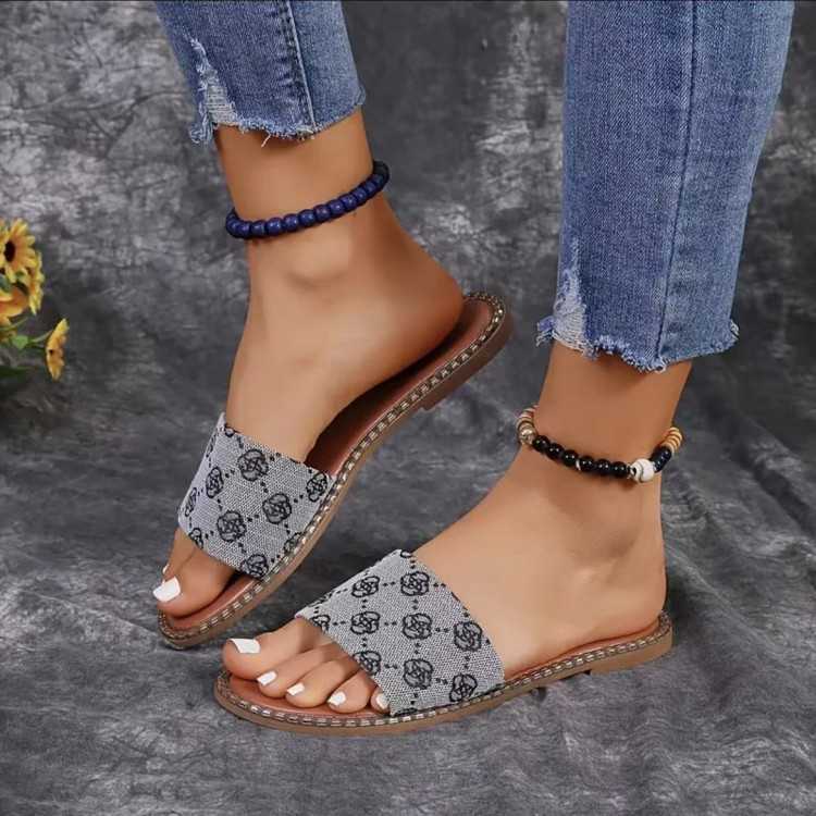 Sandals Sandals and Slippers for Womens 2024 Summer New Large 43 Flat Bottom One word Beach Sandals and Slippers J240315