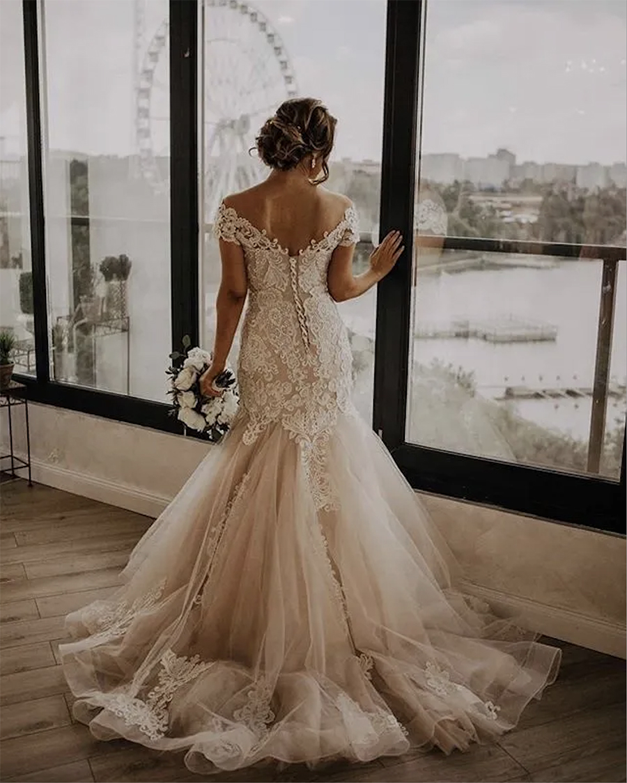 Elegant Off Shoulder Mermaid Dresses Appliques Ivory Lace Beige Tulle Bridal Wedding Gowns Plus Size Bride Dress Vestido De Noiva 0431