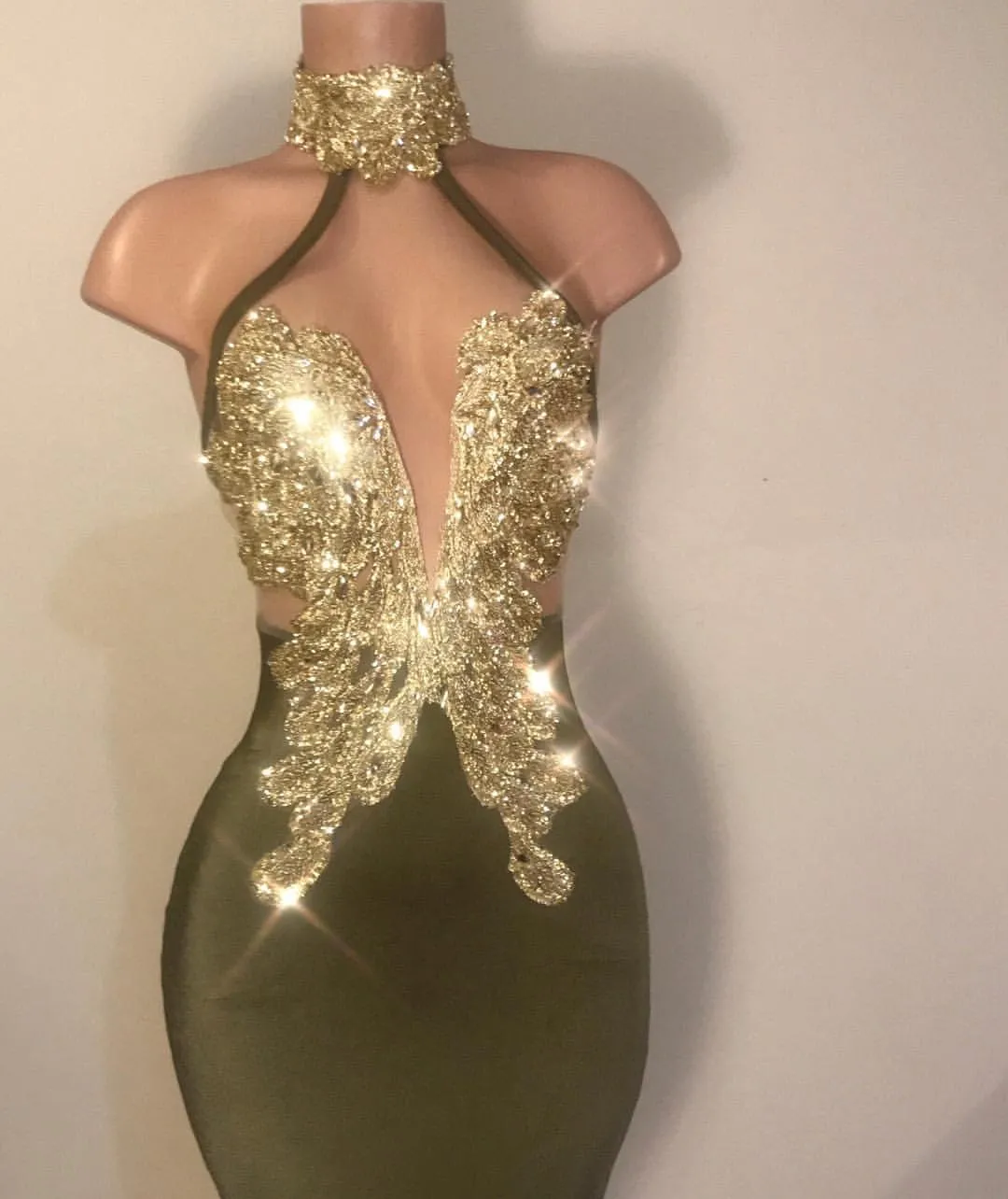 Green Halter Olive Satin Long Mermaid Prom Dresses Black Girls Lace Applique Beaded Layered Ruffles Sweep Train Evening Gowns 0219