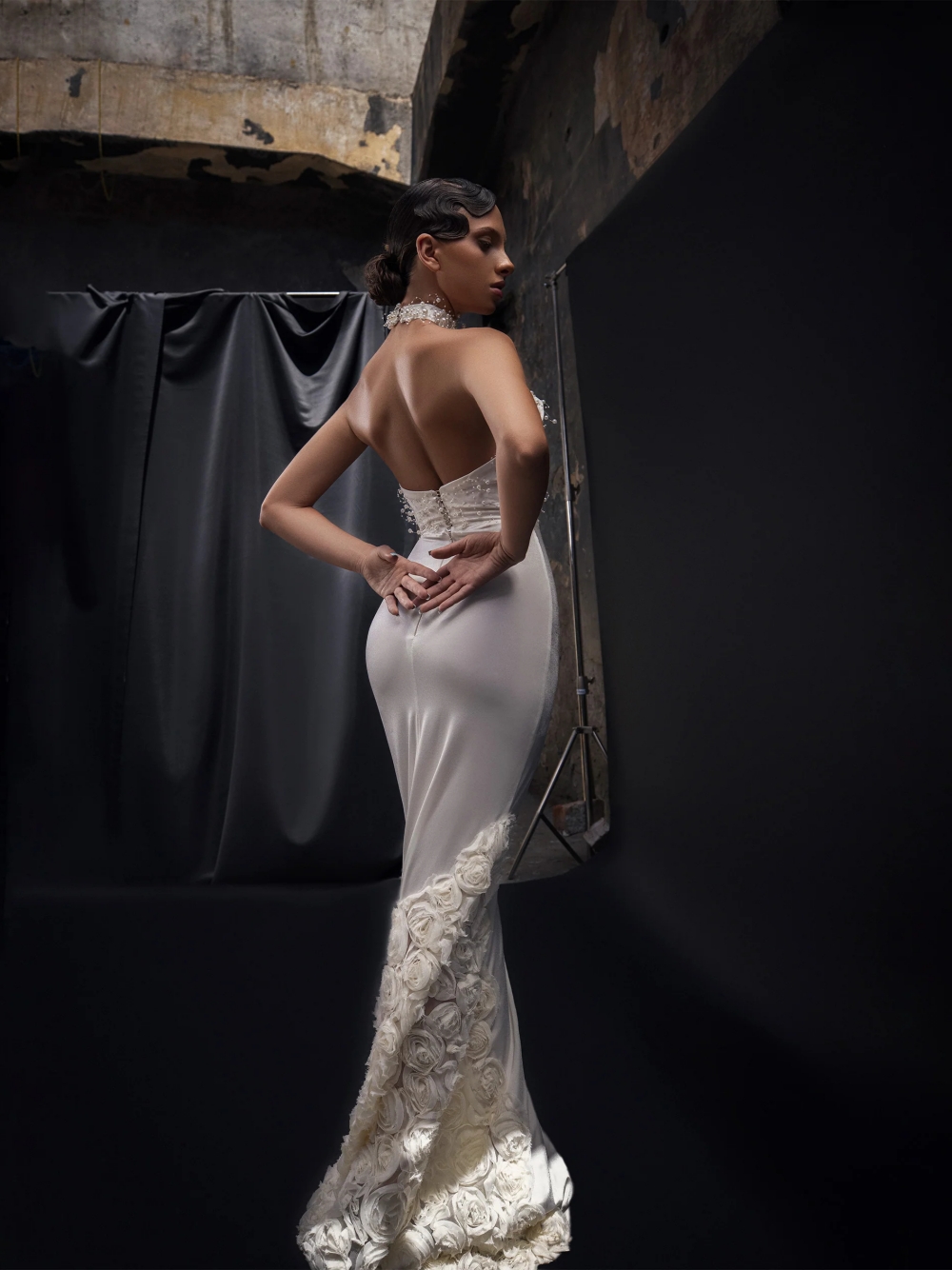 Pearls Mermaid Exquisite Wedding Dresses For Bridal Halter 3D Flower Train Vestidos De Novia Keyhole Backless Bride Robe De Mariage
