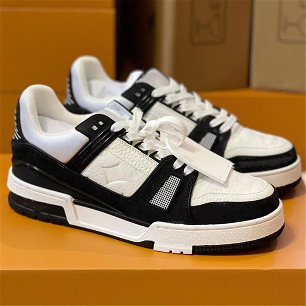 casual shoes luxury shoes designer shoes trainers out of office sneaker lvtrainers brand Sneakers denim canvas leather mens womens sneakers Outdoor shoes with box