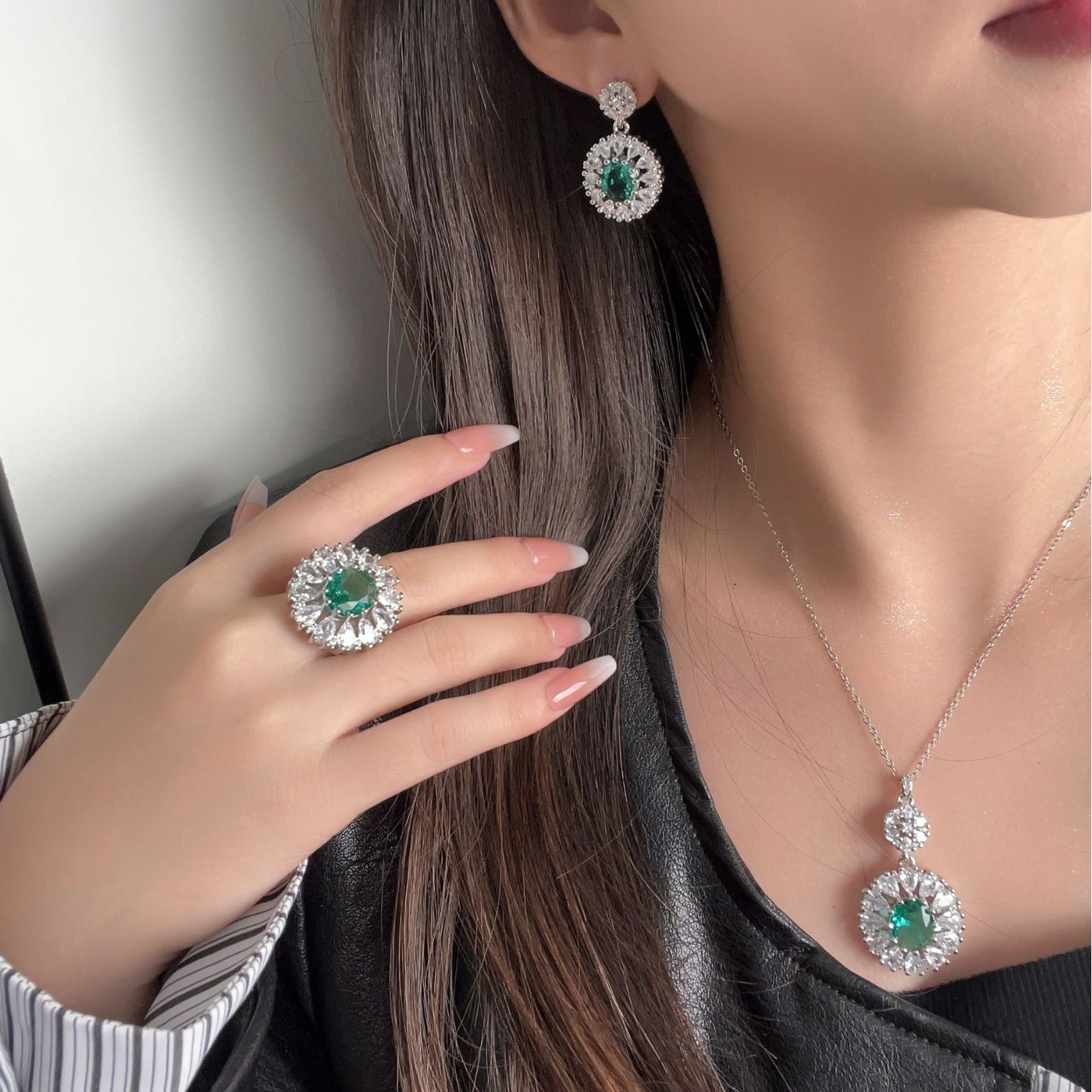 2024 Top Sell Wedding Sets Jewelry Sterling Sier Oval Cut Emerald Dia Cubic Zircon Open Ring Stud Earring Women Clavicel Necklace Gift