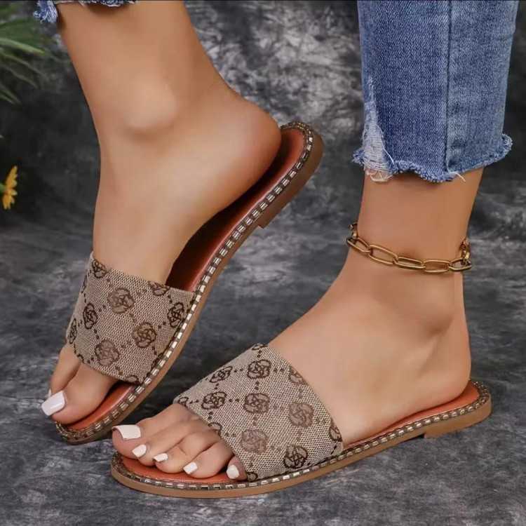 Sandals Sandals and Slippers for Womens 2024 Summer New Large 43 Flat Bottom One word Beach Sandals and Slippers J240315