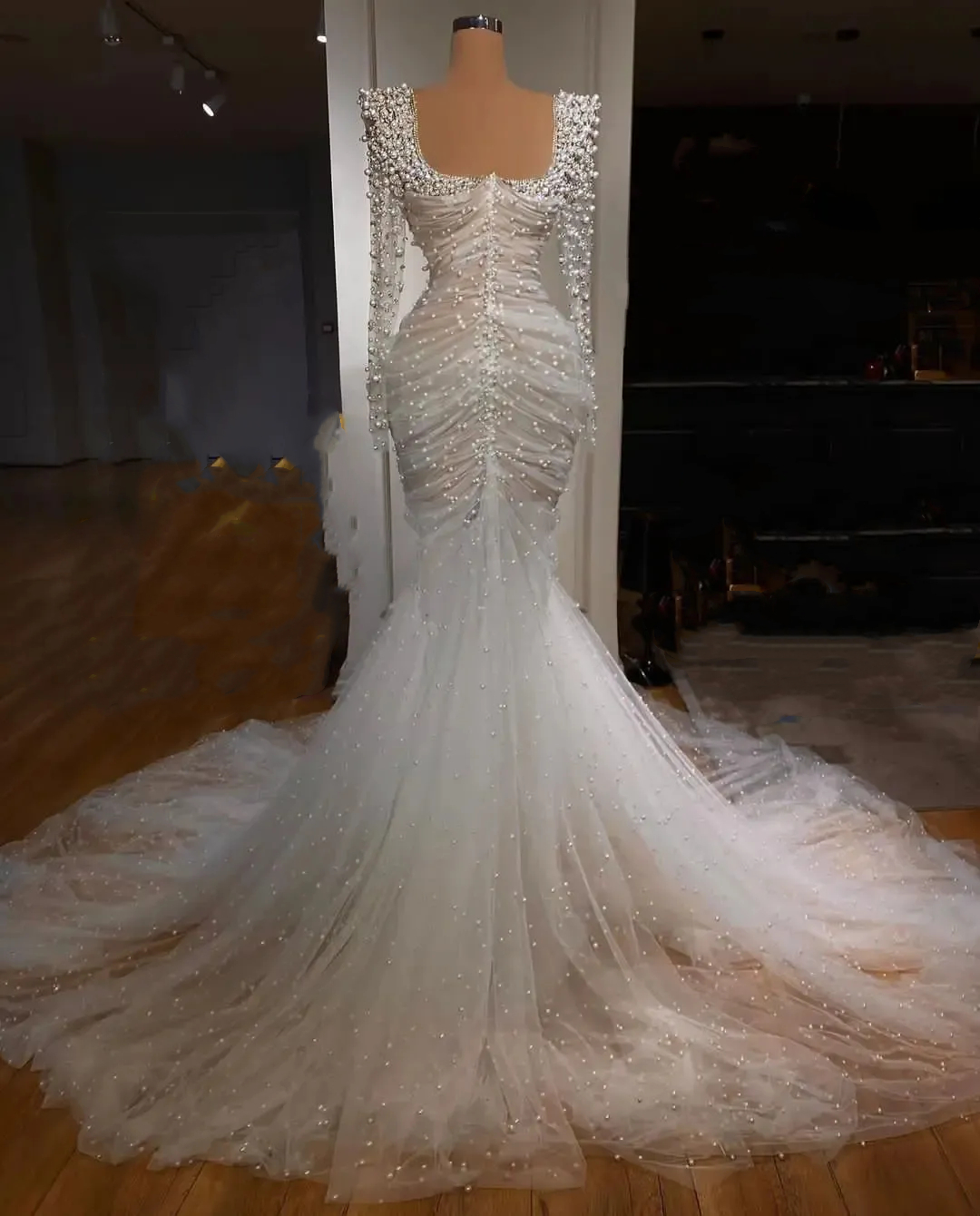 Luxury Pearls Beaded Mermaid Wedding Dresses Pleats Slim fit Sexy Bridal Reception Dress Court Train Modern Long Sleeves Bride Formal Gown 2024