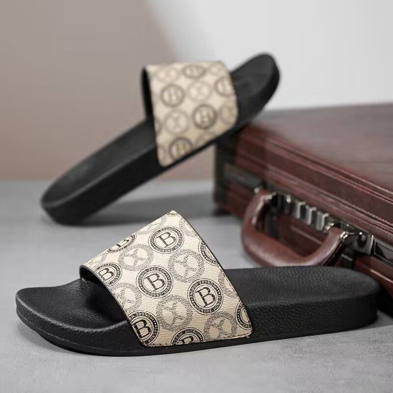 Summer Men's Slippers Size 39-45 High Quality Comfortable Soft Sole Fashion All-Match Non-Slip Deodorant Outdoor Beach Sandals