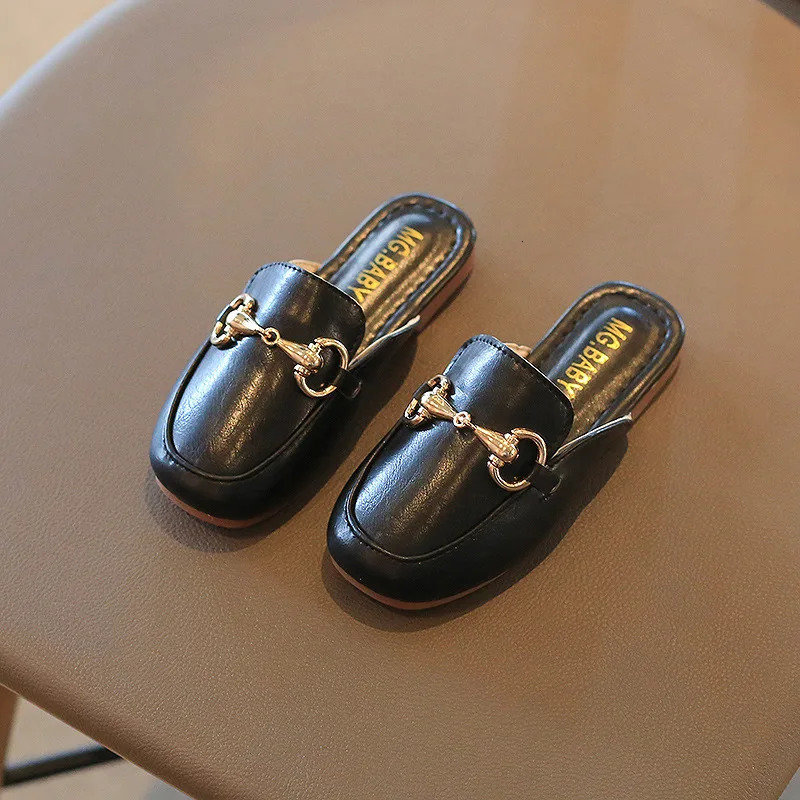 Girls Soft Covered Toes Sandals Summer Fashion Children Versatile Solid Black Chains Outdoor Shoes Kids Slippers 240307