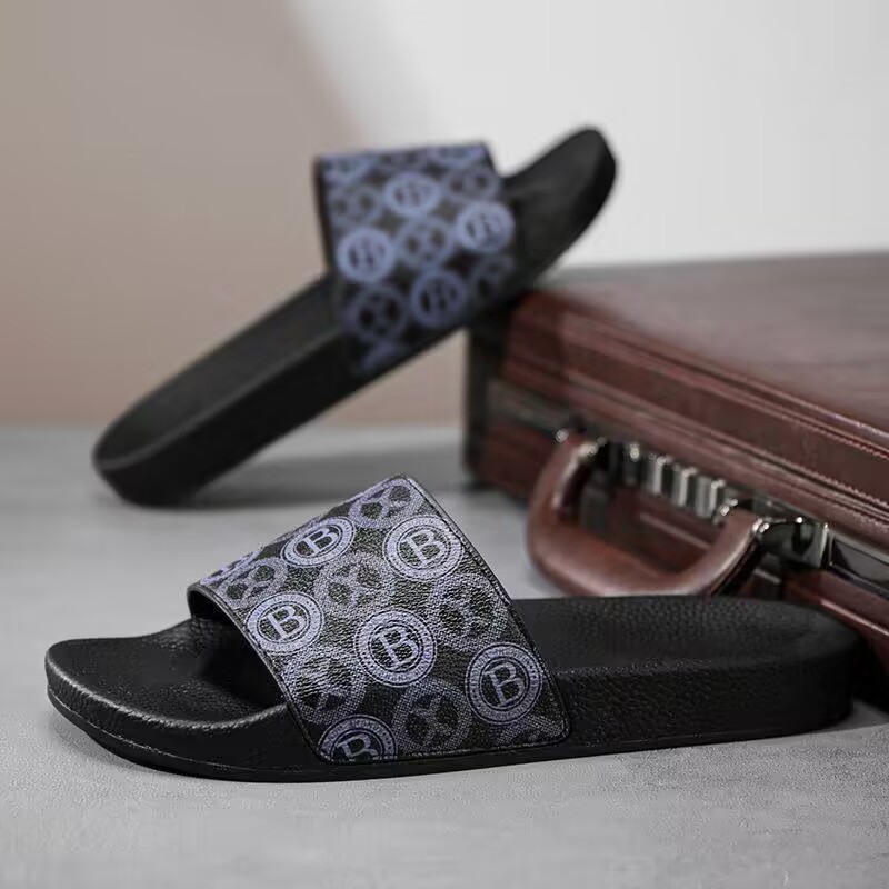 Summer Men's Slippers Size 39-45 High Quality Comfortable Soft Sole Fashion All-Match Non-Slip Deodorant Outdoor Beach Sandals