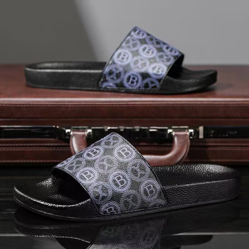 Summer Men's Slippers Size 39-45 High Quality Comfortable Soft Sole Fashion All-Match Non-Slip Deodorant Outdoor Beach Sandals