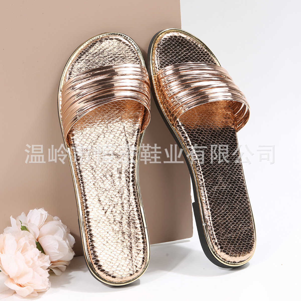 Sandals Womens Slippers 2023 Summer New Minimalist Slim Strap Flat Bottom Cool Slippers One Line Outward Wearing Slippers for Women J240315