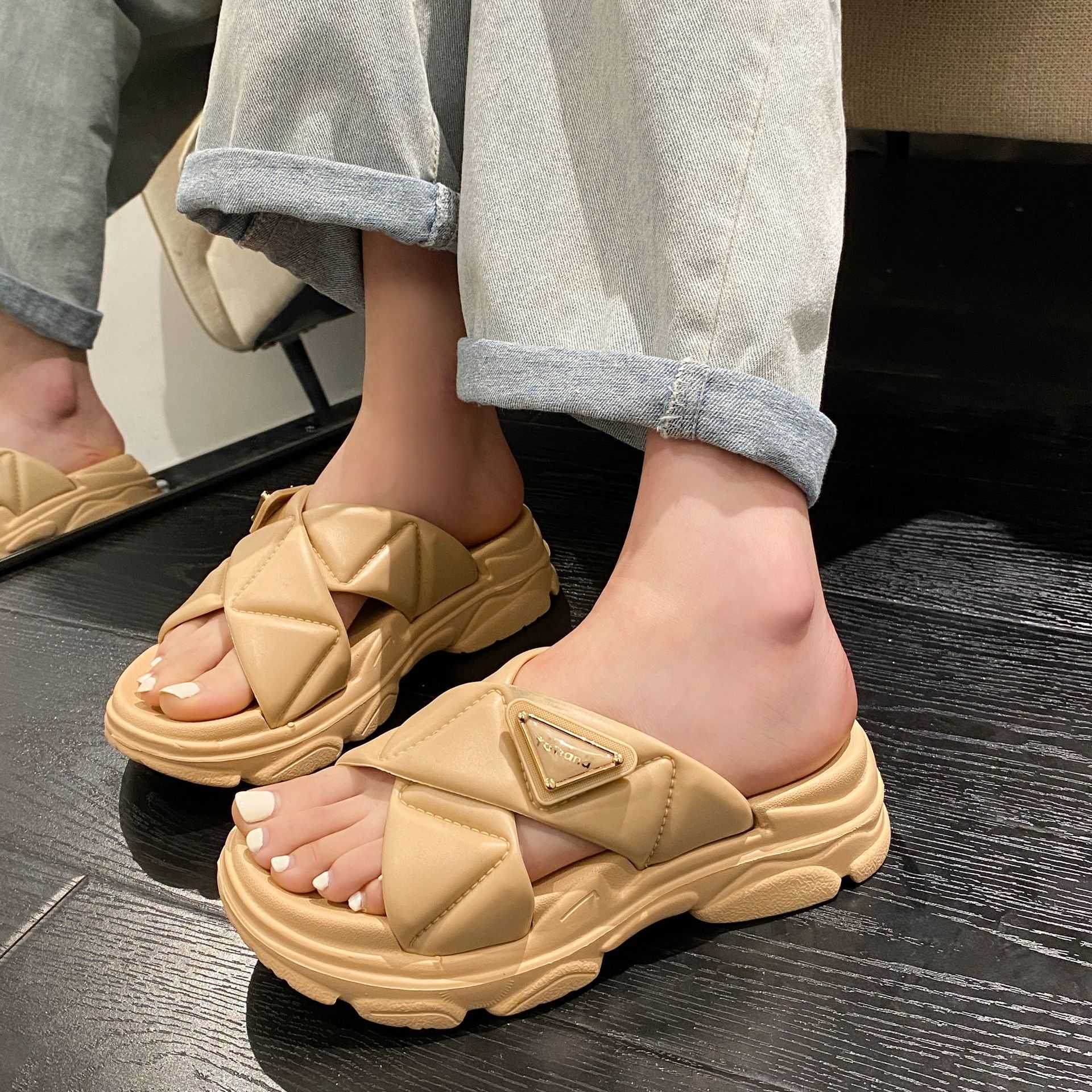 Slippers 2023 Tawana Womens Shoes New Fashion Summer Sandals Slippers Thick Sole External Wear Anti slip Slippers EVA Casual Slippers J240315