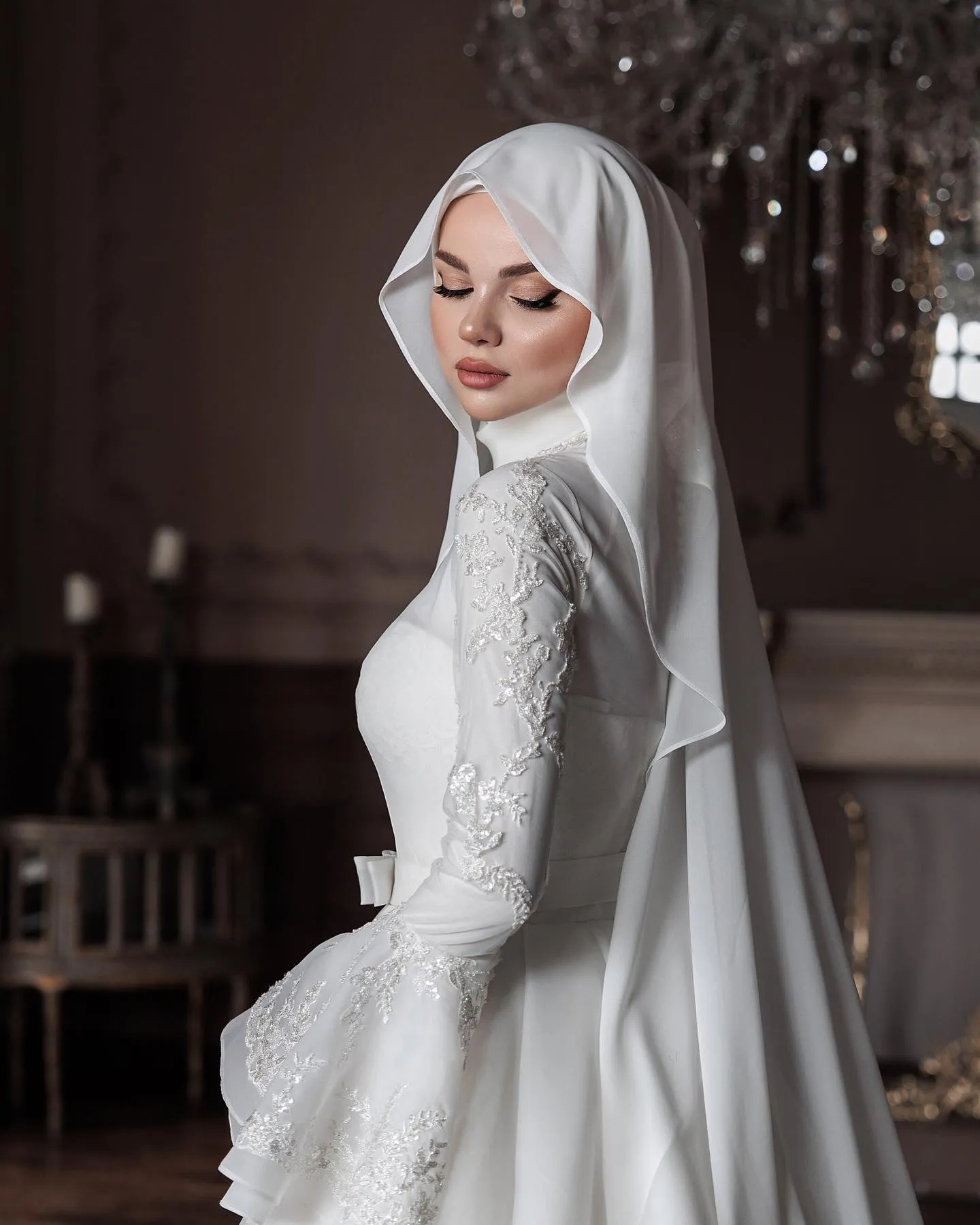 Modest Hijab Muslim Wedding Dresses High Neck Long Sleeves White Bridal Gowns Lace Appliques Beaded A Line Islamic Bridal Gowns With Bow Sash