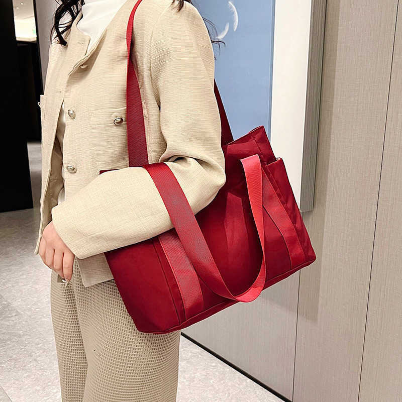 Women's Bag Solid Color Tote Bag Shoulder Bag Casual and Simple Mommy Outgoing Bag Canvas Handbag 240315