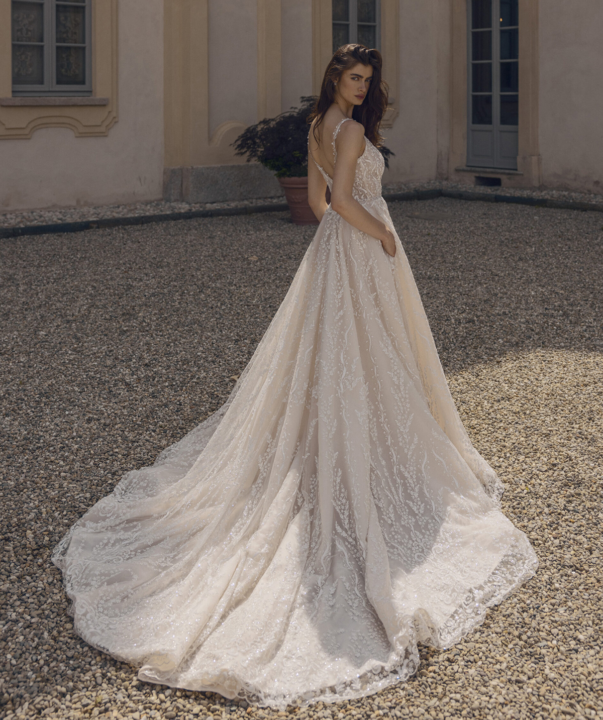 Summer Spaghetti Wedding Dresses A Line Lace Appliques Bridal Gowns Beach Backless Custom Made Bride Dress