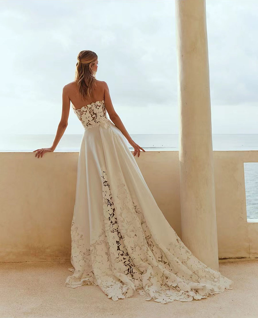 Elegant Sweetheart Wedding Dress For Women Lace Appliques Lllusion Sleeveless Backless A Line Simple Bridal Gown