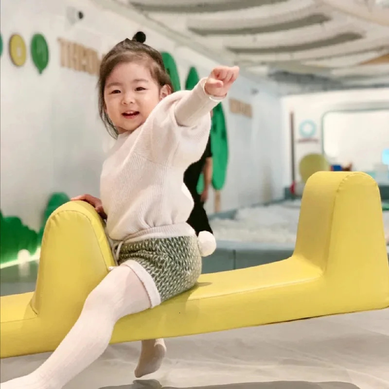 Kids Knit Short Spring Autumn Girls Triangle Shorts Bottoms Toddler Lovely Causal Knitted Fur Rabbit Ball Baby Short Pants 240315