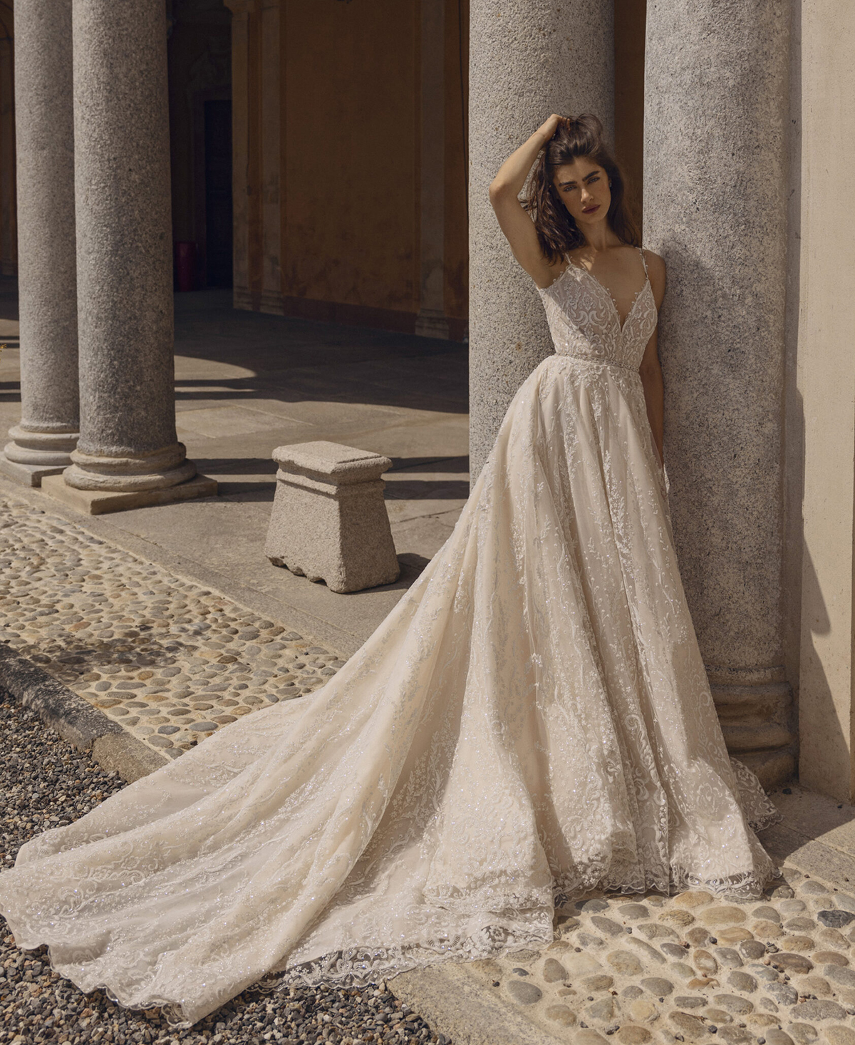 Summer Spaghetti Wedding Dresses A Line Lace Appliques Bridal Gowns Beach Backless Custom Made Bride Dress