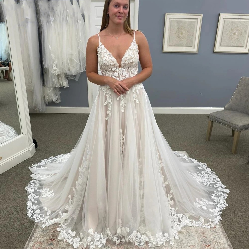 Classic A-LINE V-Neck Wedding Dress Spaghetti Lace Appliques Court Train Pleat Sleeveless Boho Bride Gowns Vestidos De Novias Robe De Mariage