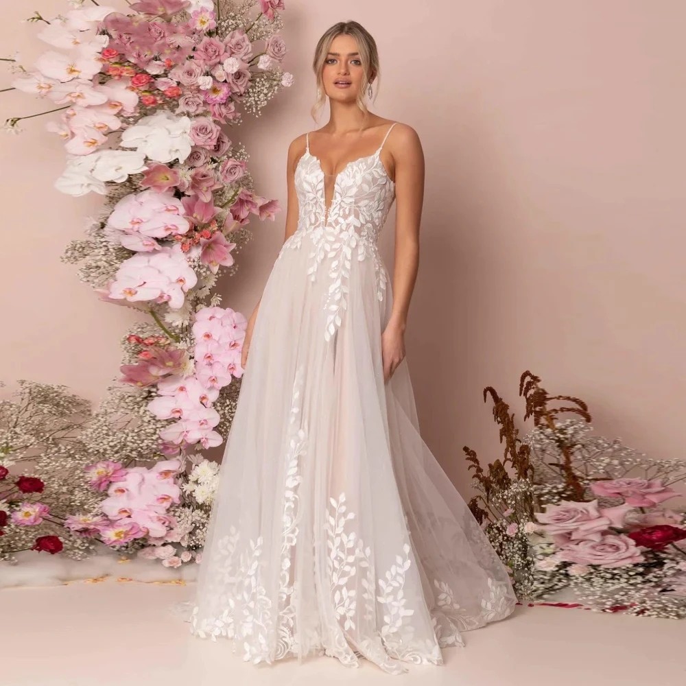 Classic A-LINE V-Neck Wedding Party Dress Spaghetti Leaves Appliques Court Train Pleat Sleeveless Beach Bride Gowns Vestidos De Novias Robe De Mariage