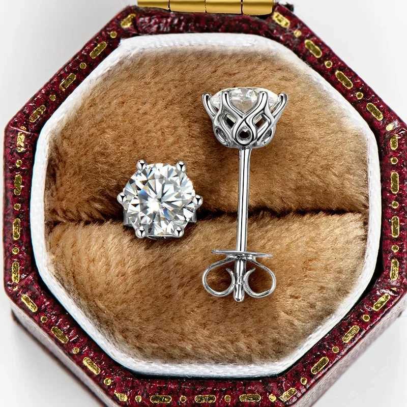 Charm Selling Classic Versatile D-color Moissanite Stud Earrings Womens Lace Six-claw Sterling Silver Aretes De Plata Ley 925 MujerL2403