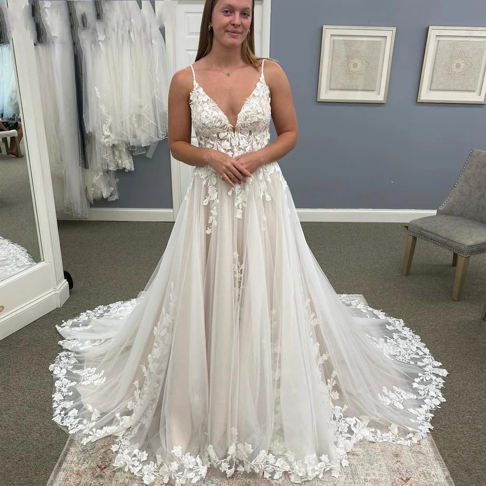 Classic A-LINE V-Neck Wedding Dress Spaghetti Lace Appliques Court Train Pleat Sleeveless Boho Bride Gowns Vestidos De Novias Robe De Mariage