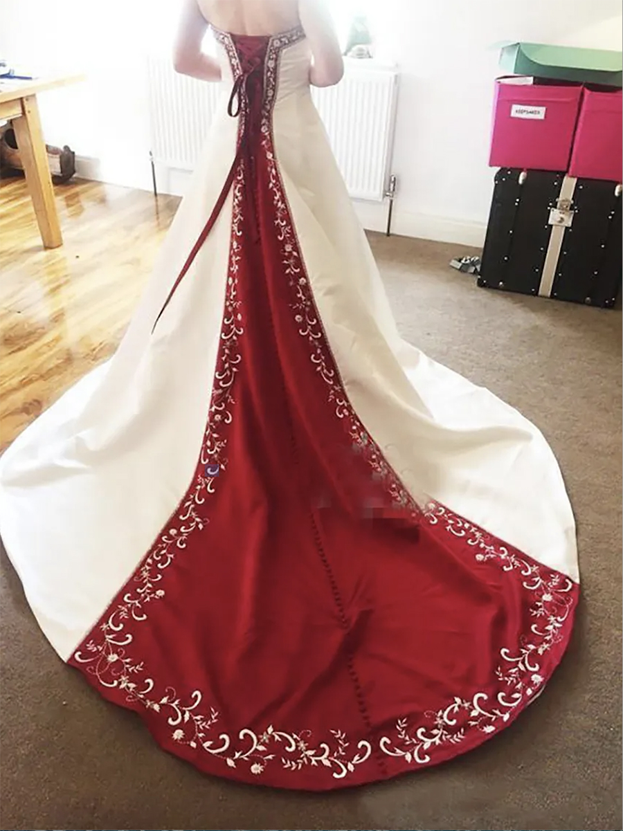 Vintage Red And White Satin A Line Wedding Dresses 2024 Real Image Plus Size Embroidery Beaded Bridal Gowns For Garden Country Wedding Dress