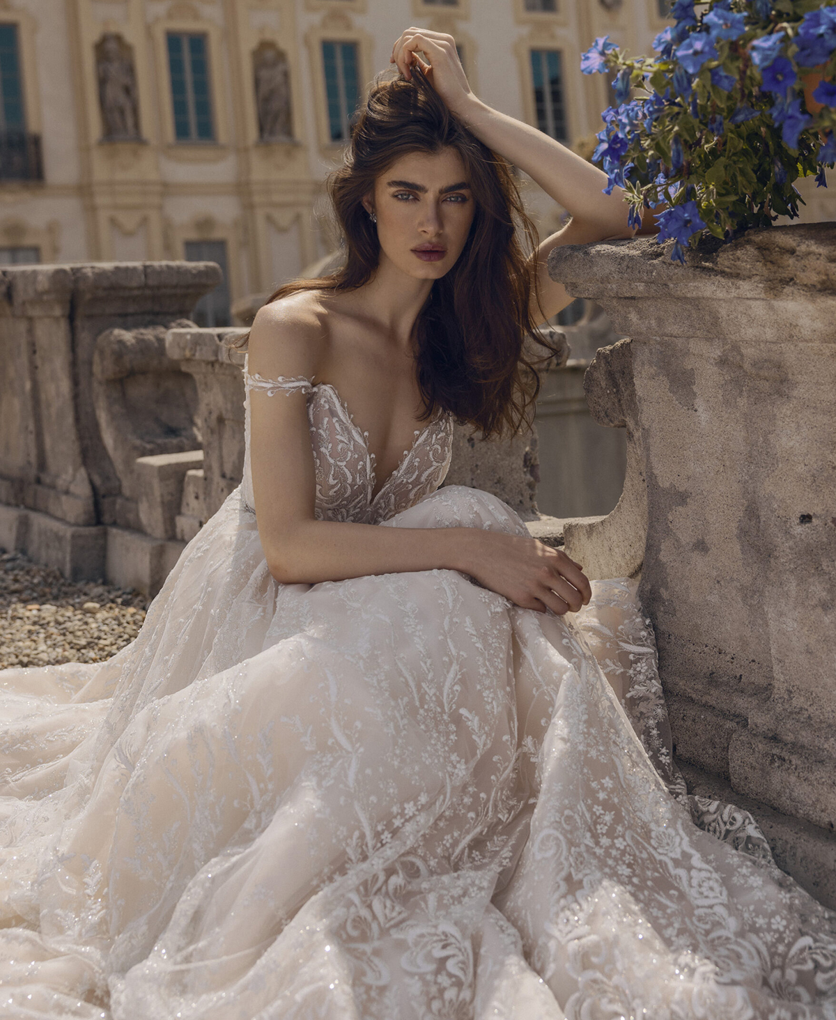 Summer Spaghetti Wedding Dresses A Line Lace Appliques Bridal Gowns Beach Backless Custom Made Bride Dress