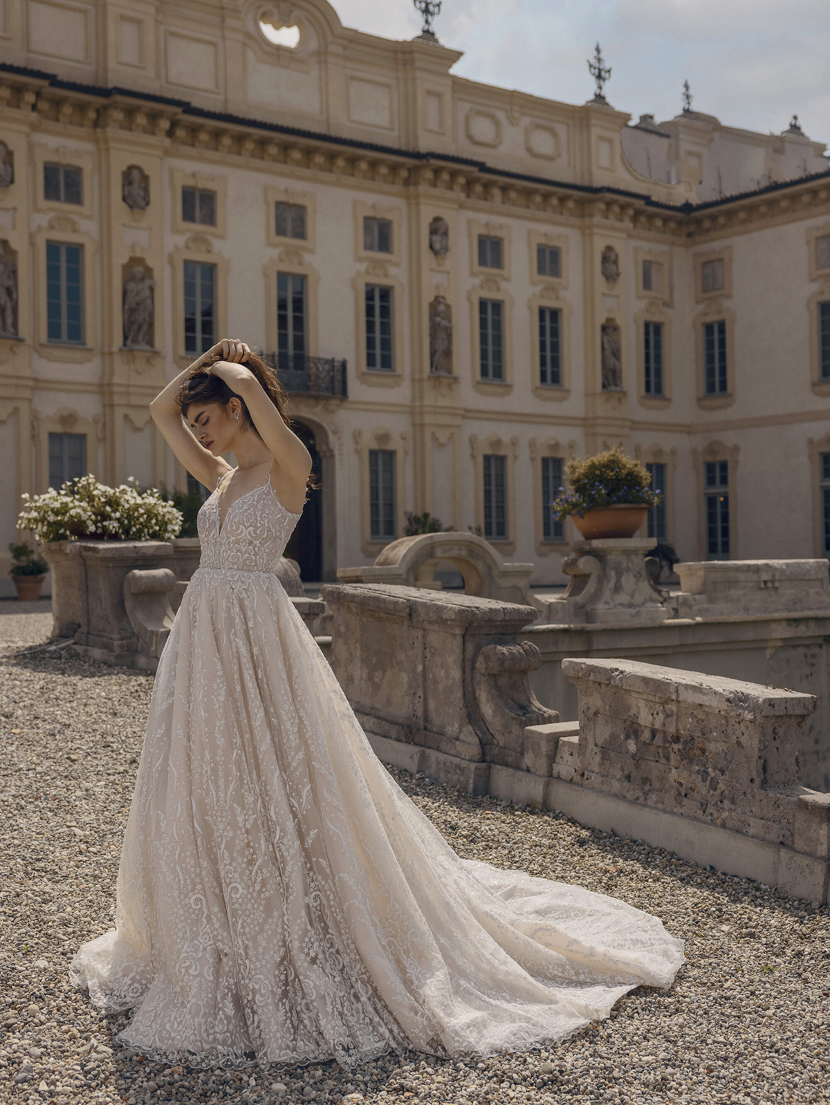 Summer Spaghetti Wedding Dresses A Line Lace Appliques Bridal Gowns Beach Backless Custom Made Bride Dress