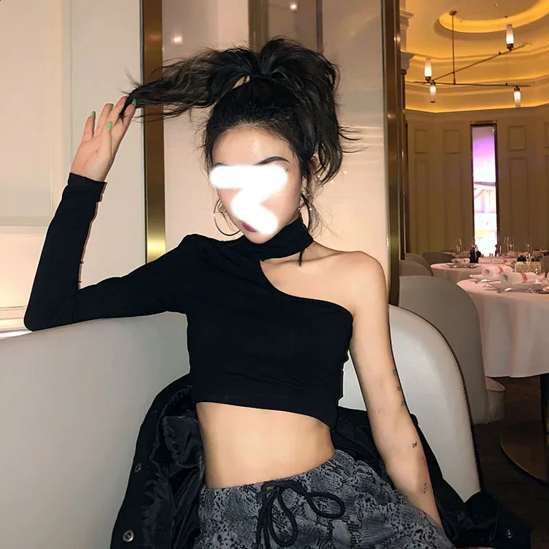 Patchwork Black T-shirts Gothic One Shoulder Sleeve Y2k Crop Tops Hip Hop Techwear Women Clothes Tees Graphic T Shirts Harajuku 240312