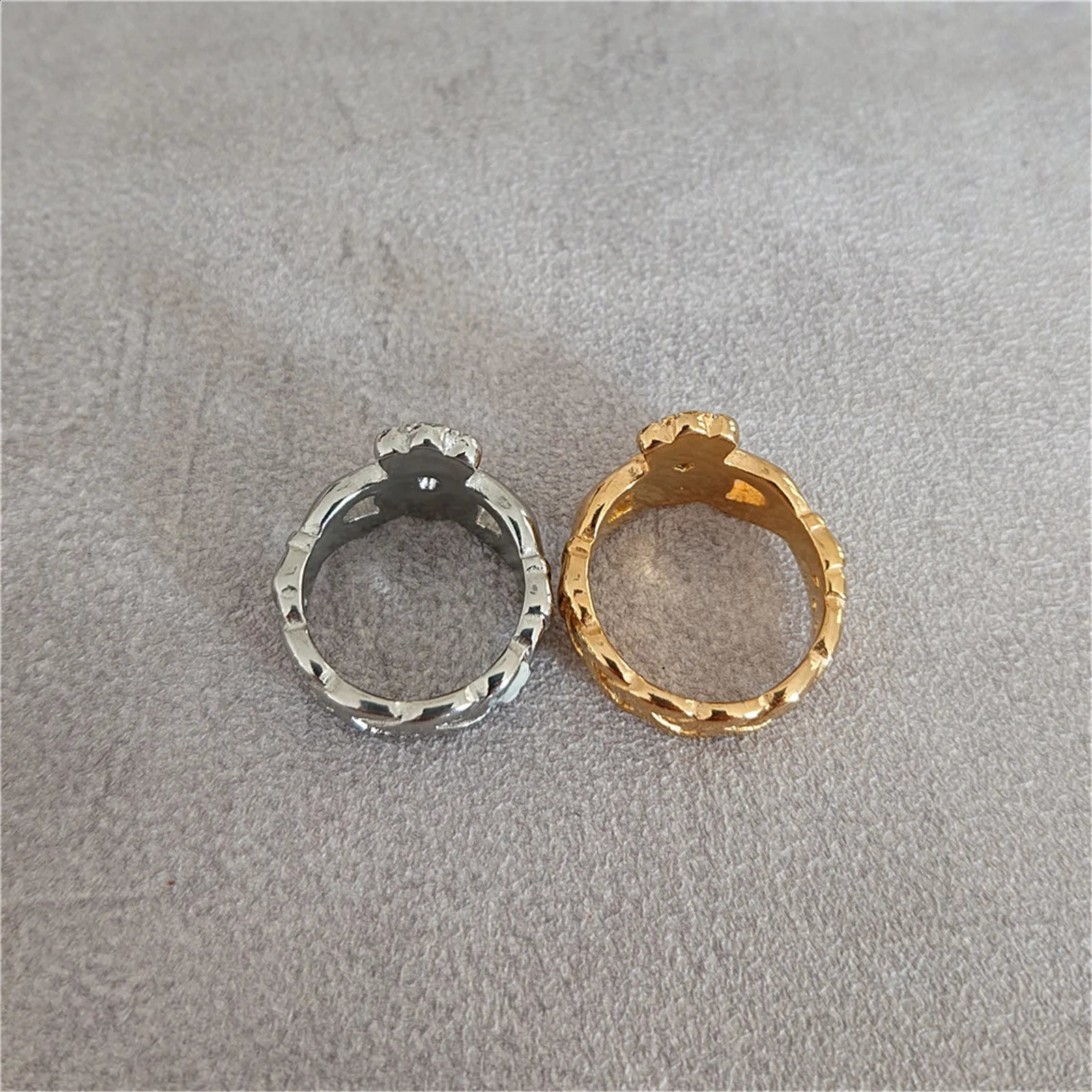 Claddagh Stainless Steel Ring Celtic Irish Traditional Style Gold Silver Color for Women and Men Queen of Hears Hands Crown 240313