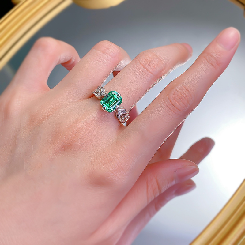 Sterg Sier Princess Cut Moissanite Engagement Ring - Emerald Gemstone Wedding Band for Women