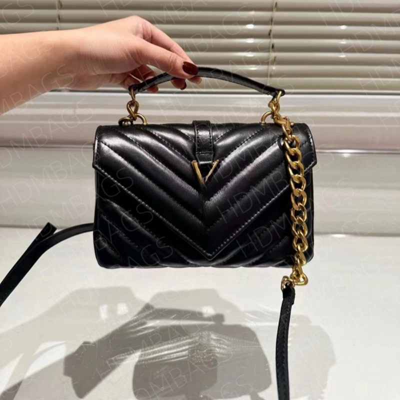 New underarm bag crossbody bag is very suitable Women Wallet Mini Purses Crossbody underarm for the retro atmosphere of spring instantly fills up size
