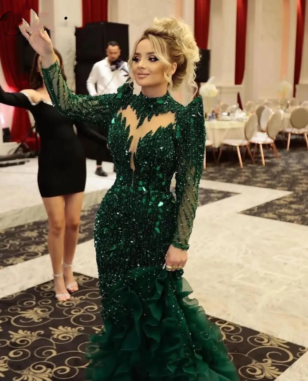 Luxury Green Beaded Mermaid Prom Dresses Long Sleeves High Neck Glitter Evening Gowns for Women Ruffles Sweep Train Elegant Reception Dress Special Oc