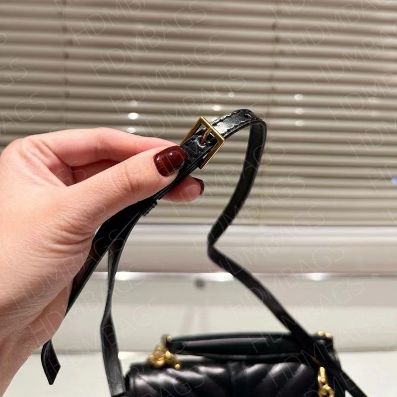 New underarm bag crossbody bag is very suitable Women Wallet Mini Purses Crossbody underarm for the retro atmosphere of spring instantly fills up size