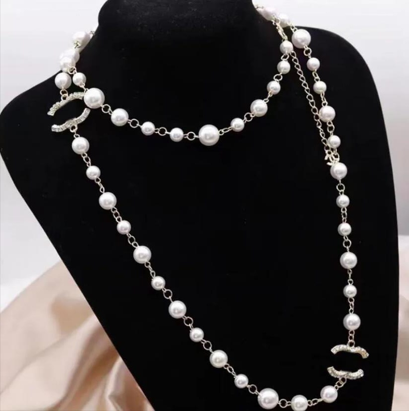 temperament Simple Elegant Gold Plated Brand Designer Pendants Necklaces Crystal Pearl Letter Choker Pendant Necklace Sweater Chain Jewelry Accessories