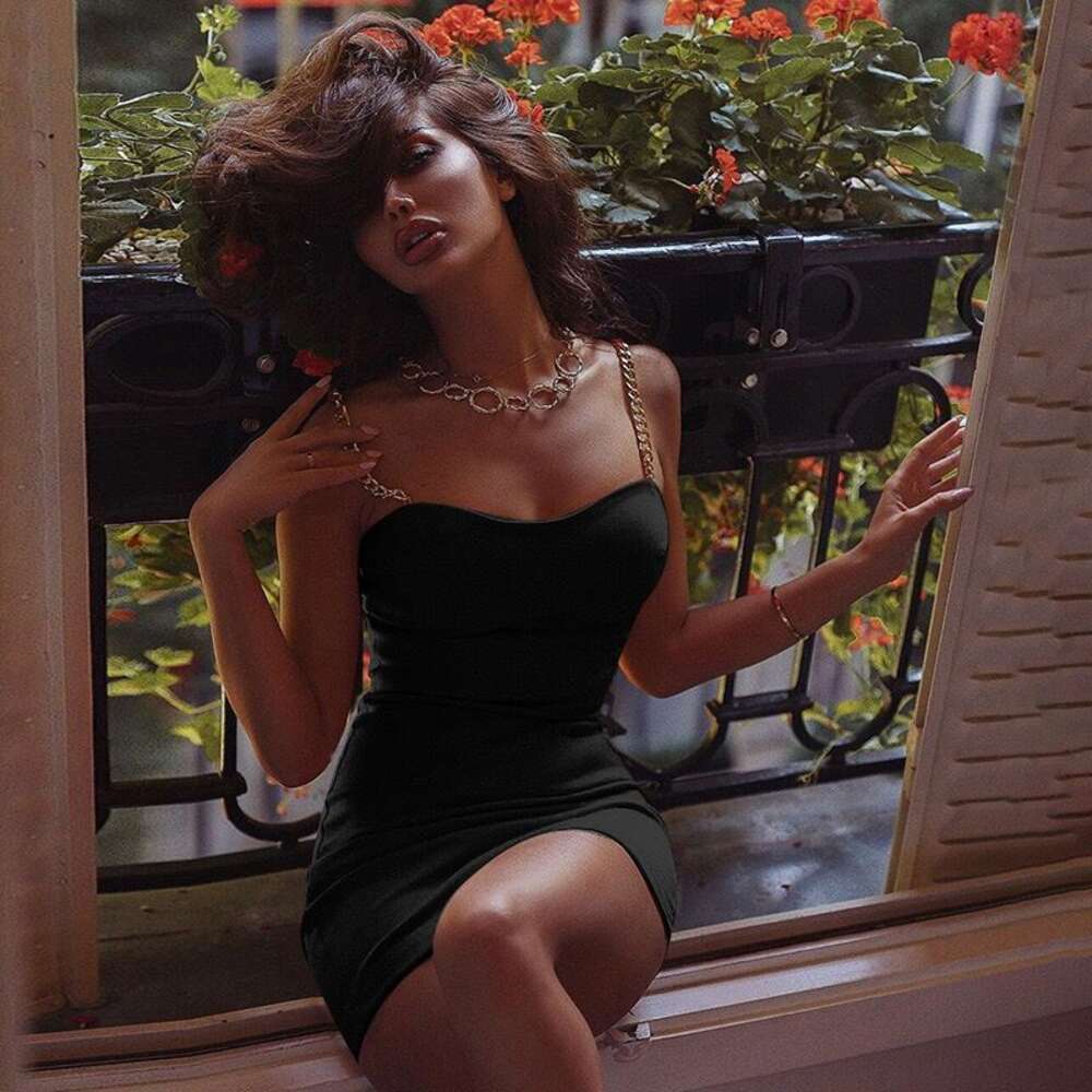 2024 Ins Chain Strap Style Slim Fit Wrap Hip Dress
