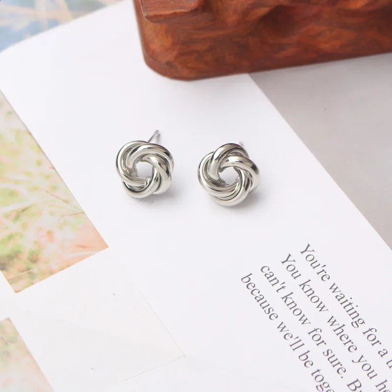 Tiny Metal Stud Earrings for Women Gold Color Twist Round Small Unusual boucles doreilles Fashion Jewelry 240313