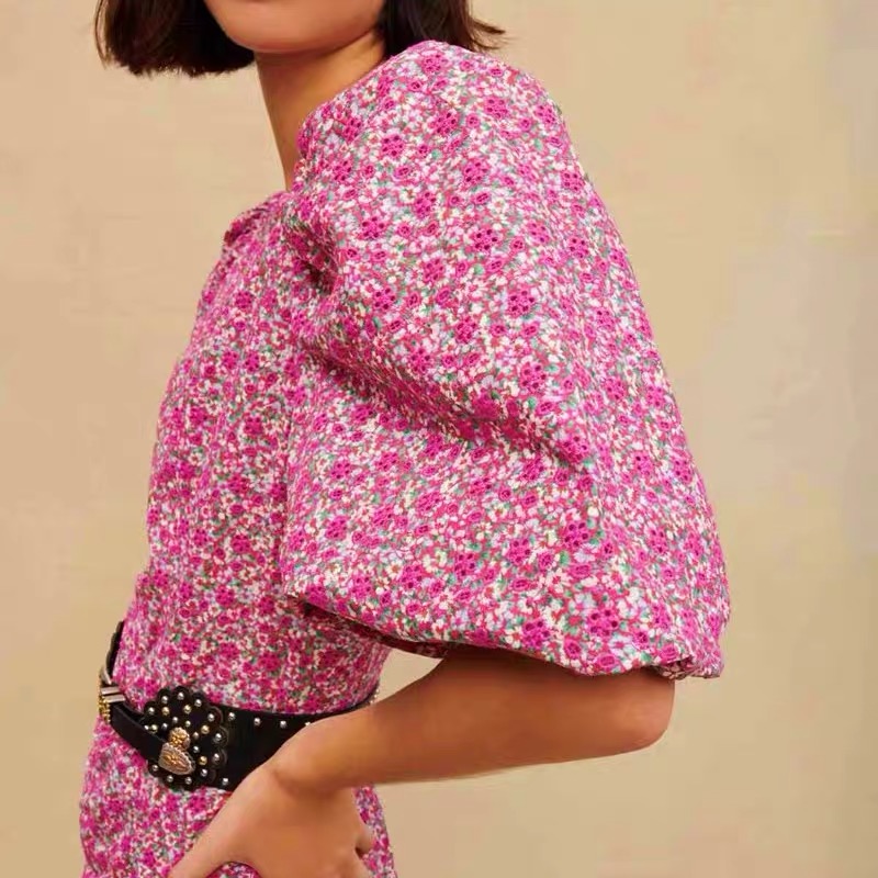 pring/Summer New Maje Romantic Fragmented Flowers Sweet Bubble Sleeve Wrapped Hip Dress Retro V-neck Embroidered Dress for Women