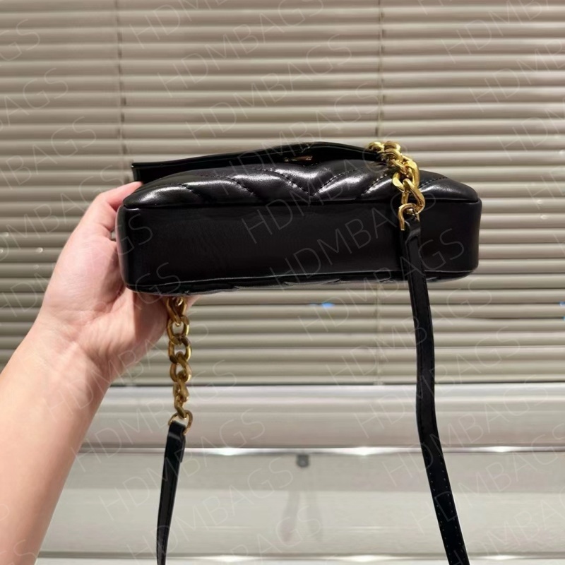 New underarm bag crossbody bag is very suitable Women Wallet Mini Purses Crossbody underarm for the retro atmosphere of spring instantly fills up size