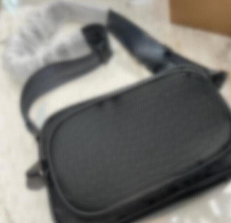 2024 New Men's Canvas Camera Shoulder Bags Sophisticated Shapes This Charming Handbag Angular and Elegant Messenger Bag Fashion