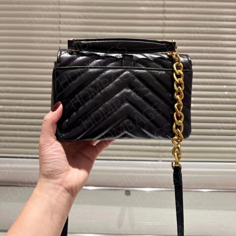 New underarm bag crossbody bag is very suitable Women Wallet Mini Purses Crossbody underarm for the retro atmosphere of spring instantly fills up size