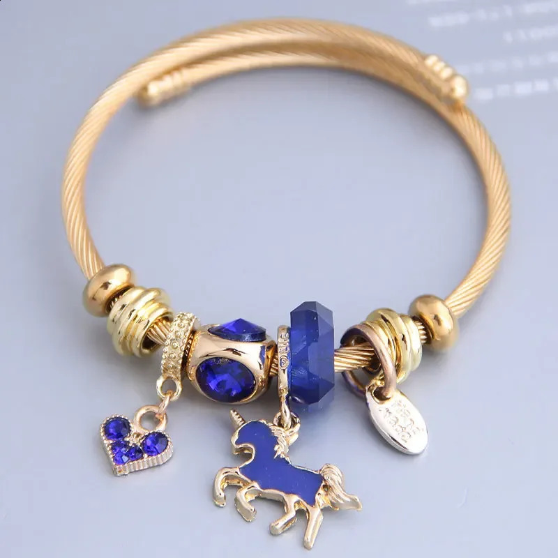 Cuff Bangles for Women Crystal Love Heart Stainless Steel Bracelet Femme Fashion Gold Color Wire Animal Horse Charms Jewelry 240315