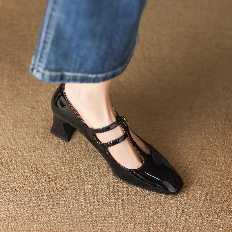 Autumn Women's Retro Red High Heel Shoes T-strap Marry Janes Female Chunky Platform French Romantic Casual Shoes Size 34-39 240304