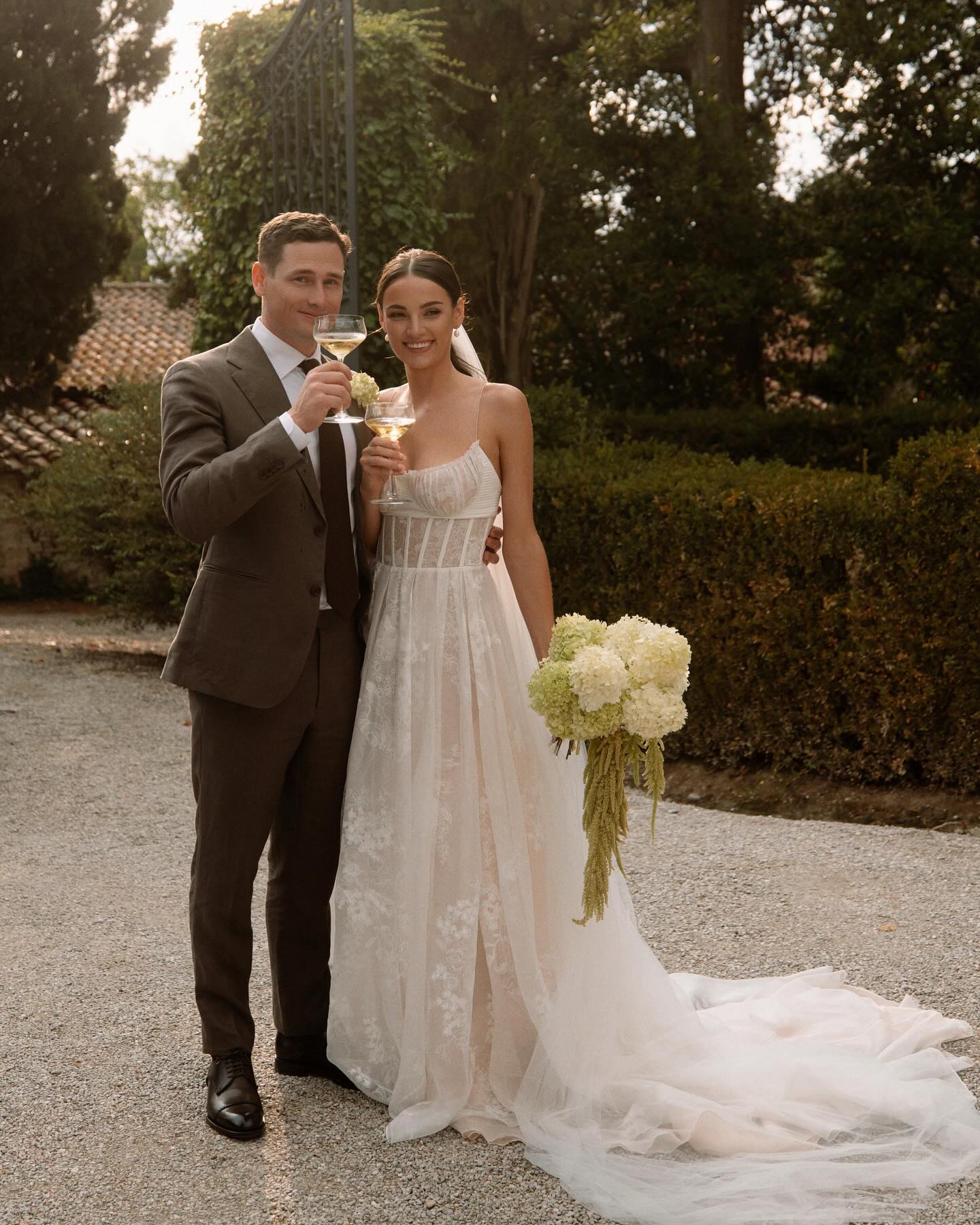 Boho A Line Dress For Bride Spaghetti Fulllace Wedding Dresses Vestidos Novia Bone Bodice Button Back Countries Robe De Mariage 0515