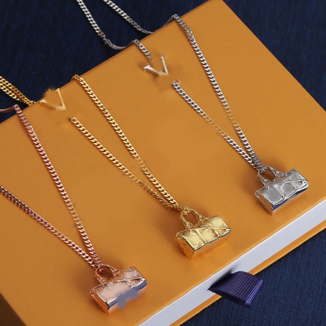 Classic Designer Necklace Bag Charm Chain Necklace Luxury Gold Silver Plated Pendant Stainless Steel Chokers Elegant Women Wedding Designer Jewelry Never Fading