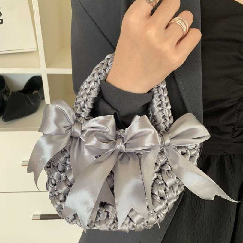 Shoulder Bags 2024 New Silk Vegetable Basket Water Bucket Bag Bow Knitted Handbag Fashion Versatile One 240318
