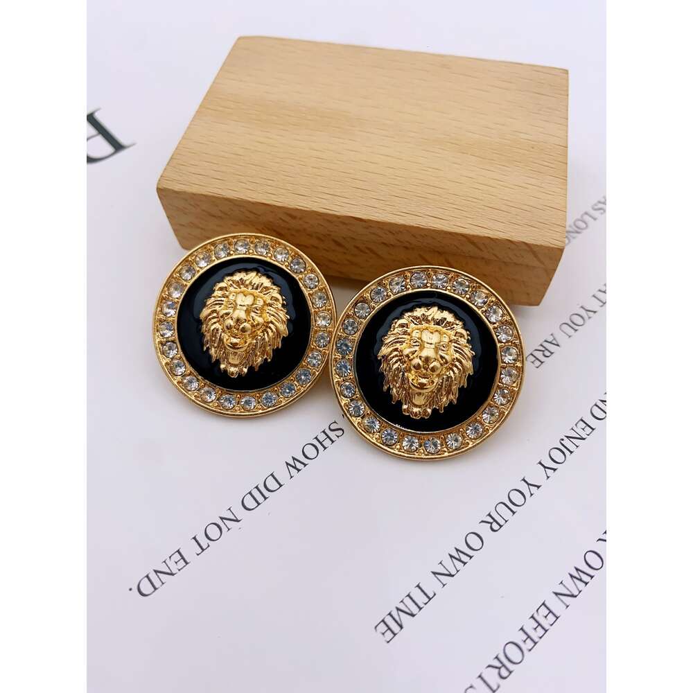 Unique Lion Head Braided Bracelet Men and Women, Made of High-quality Alloy Bangles for Women