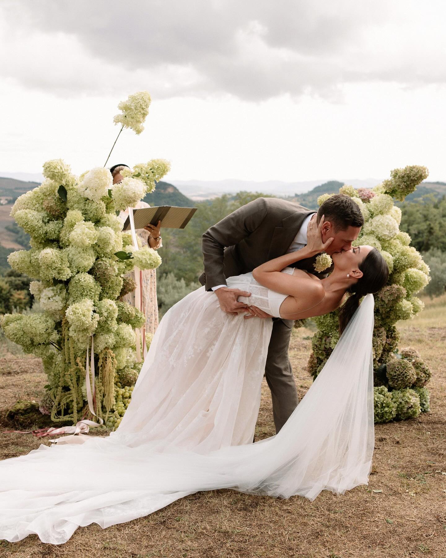 Boho A Line Dress For Bride Spaghetti Fulllace Wedding Dresses Vestidos Novia Bone Bodice Button Back Countries Robe De Mariage 0515