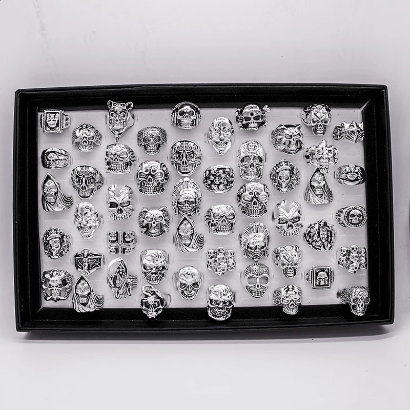 Wholesale Mixed 20pcs High-quality Gothic Assorted Large Skull Style Bikers lady/mens Vintage Antique Rings 17-22mm 240313
